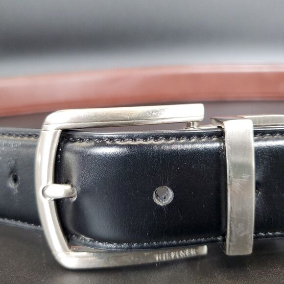 Tommy Hilfiger Black & Brown Reversible Belt XL 42–44Silver Buckle - Picture 7 of 9